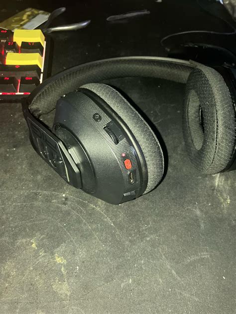 Rig 600 hx pro red light constant not working : r/Headsets