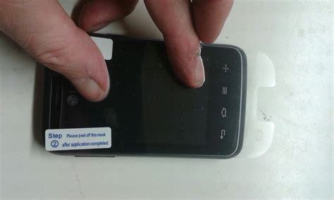 Using Guide Sticker for Screen Protector 的图像结果