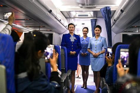南航举行公众开放日 展示空乘制服演变史-中国民航网
