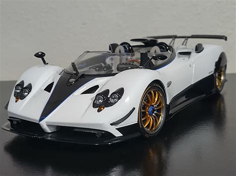 LCD Pagani HP Barchetta : r/Diecast