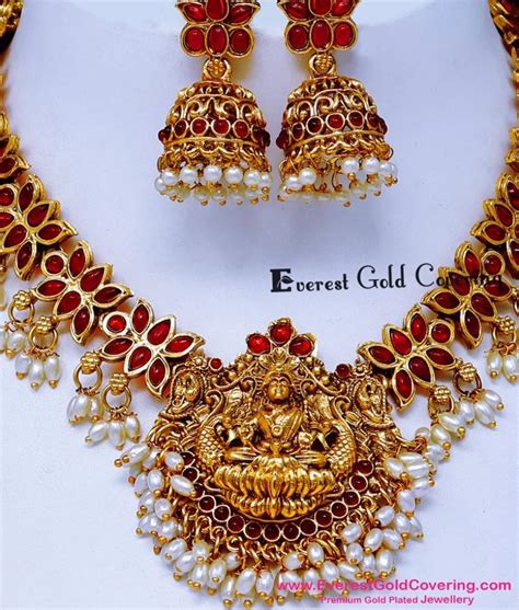 Buy Traditional Wedding Antique Gold Necklace Designs