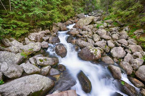 山中流水的小溪高清图片下载-正版图片300378213-摄图网