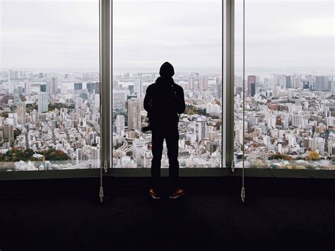 Download wallpaper 1600x1200 window, loneliness, overview, city, view ...