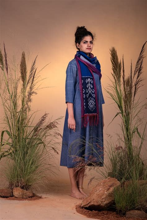 Buy IKAT Uzbek Stole - Cotton | Hand-woven Ikat by Translate