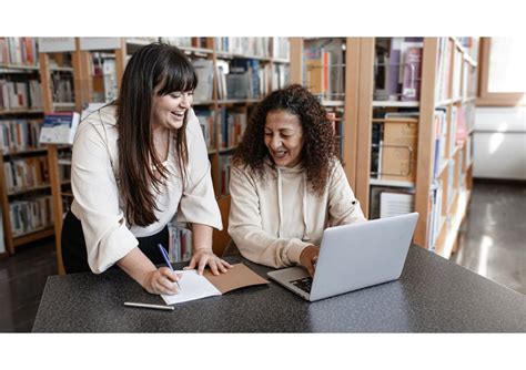 Basic Computing Class with Literacy Aotearoa, 93 Rosebank Road ...