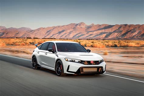 Test Drive: 2024 Honda Civic Type R - COOL HUNTING®