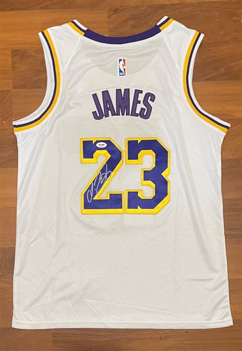 Lebron James' Lakers 2020 Signed Replica Jersey - CharityStars