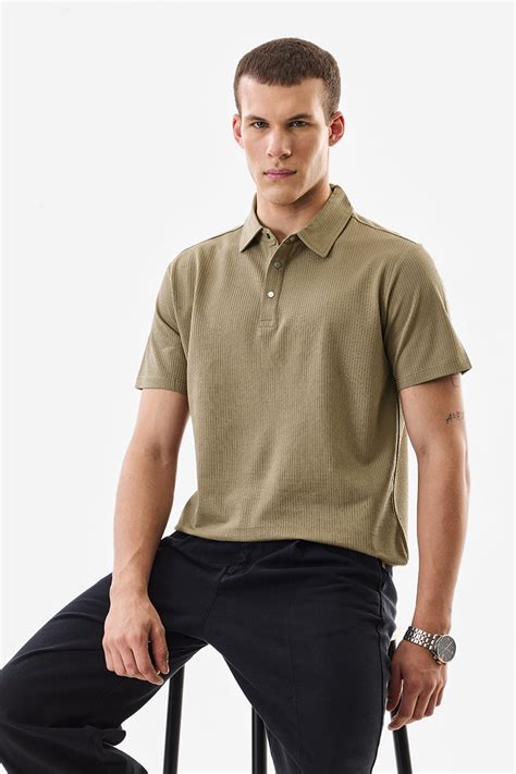 Buy Men's Olive Textured Regular Fit T-Shirt Online | Snitch – SNITCH