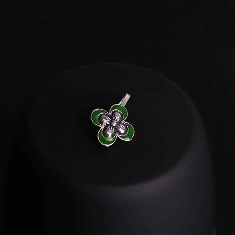 The Butterfly Nose Pin in Green – Cippele