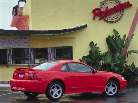 Ford Mustang GT (2000) - pictures, information & specs