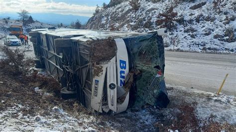 Experts advocate enhanced road safety measures amid accidents - Türkiye ...