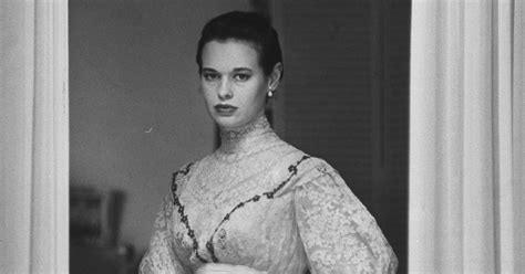 Remembering Gloria Vanderbilt's Legendary Style