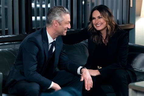 Benson & Carisi's First SVU Scene Together Shows How Far They've Come