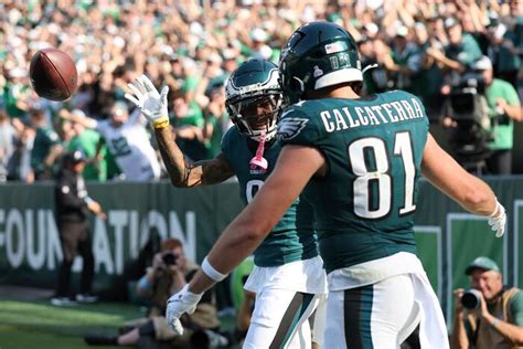 A.J. Brown, DeVonta Smith reignite an Eagles offense that has room to grow