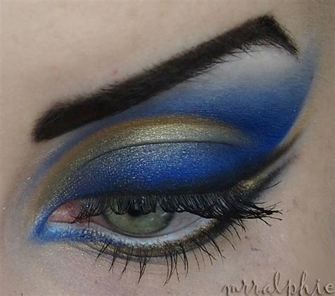 blue golden eye makeup