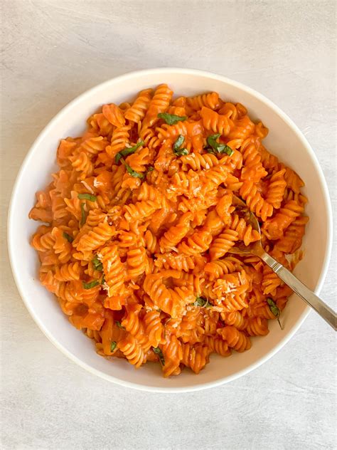 Spicy Fusilli Pasta with Tomato + Cream (Gluten Free, Vegetarian, Dairy ...