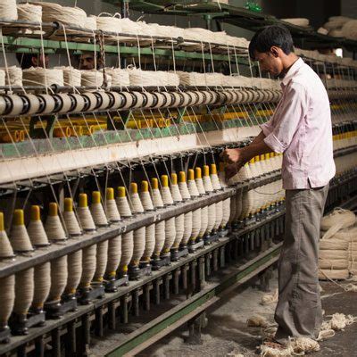 Traditional hand crafted carpets & rugs from India Manufacturer