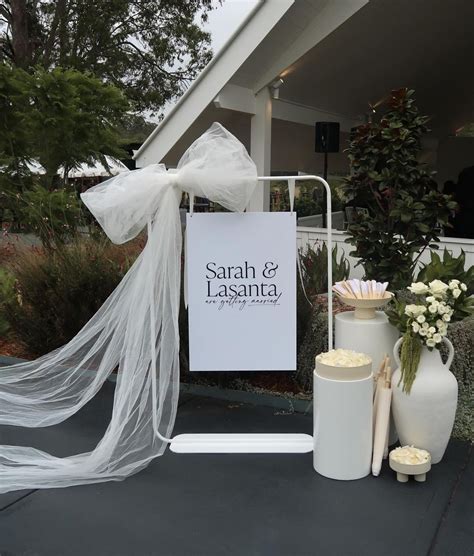 Wedding Welcome Signs #TheLovelyList