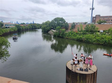 There's a few bands performing ON the river at Belmont & Rockwell! : r ...