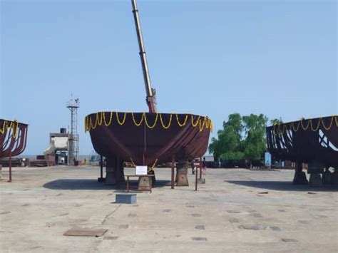 Dowry soft shipyard lays the bottom of 3 tugs of 25 tons, will help ...