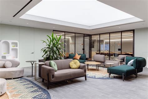 780 Third Avenue - New York Offices