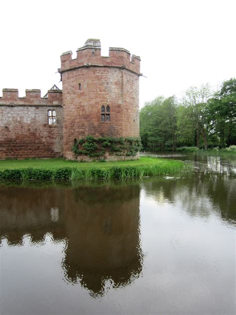 Why Were Moats Built Around Castles at Frank Dugas blog