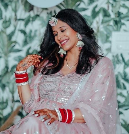 Kishwer Merchant showed his baby bump on public demand, shared this ...