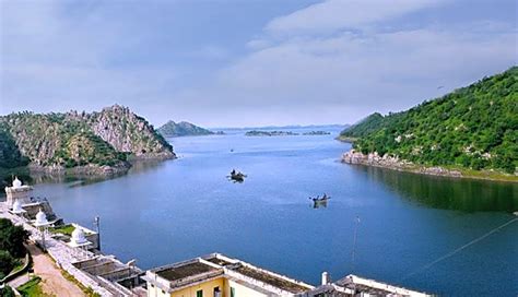 8 Must Visit Tourist Attractions in Udaipur - lifeberrys.com