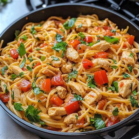 One-Pot Chicken Spaghetti Recipe - Her Kitchen Stories
