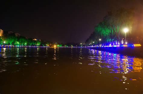 夜晚河边图片_旅游摄影_自然景观-图行天下素材网