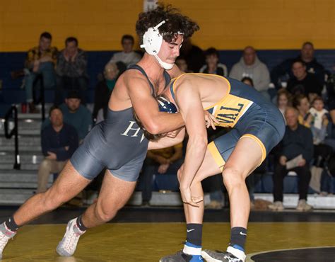 Delaware Valley vs. Hopewell Valley wrestling on Dec. 23 - nj.com