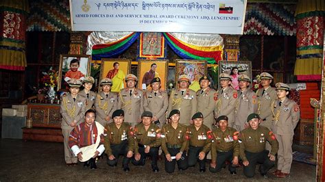 भारत के लिए उग्रवादियों और चीन से लिया है लोहा... ऐसी है Bhutan की सेना ...