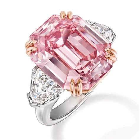 『钻石』Harry Winston 推出18.96ct粉钻戒指：纪念创始人125周年诞辰 | iDaily Jewelry · 每日珠宝杂志