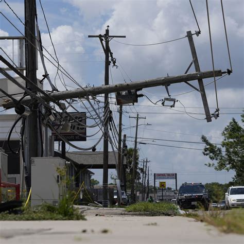 Beryl Leaves Nearly Two Million Texans Without Power, Several Dead ...
