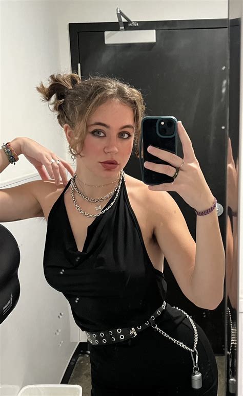 Athena 🌷 on Twitter: "Tell me I’m your pretty baby 🥺 https://t.co/e1nJ29zilM" / Twitter