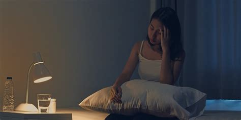 Why Do You Waking Up at 3 AM Every Night? Middle Night Crisis