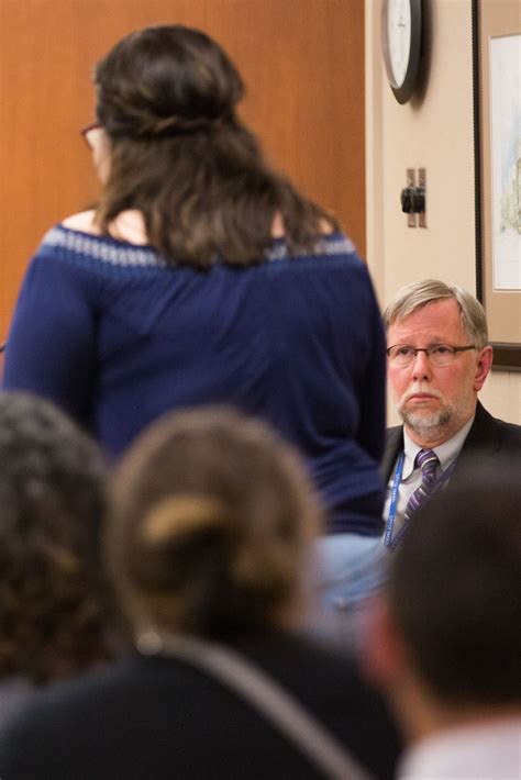 Community speaks out against ICE-chartered flights in Yakima | Local ...