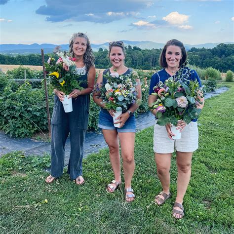 Pick-Your-Own Flowers Subscription - Harmony Harvest Farm
