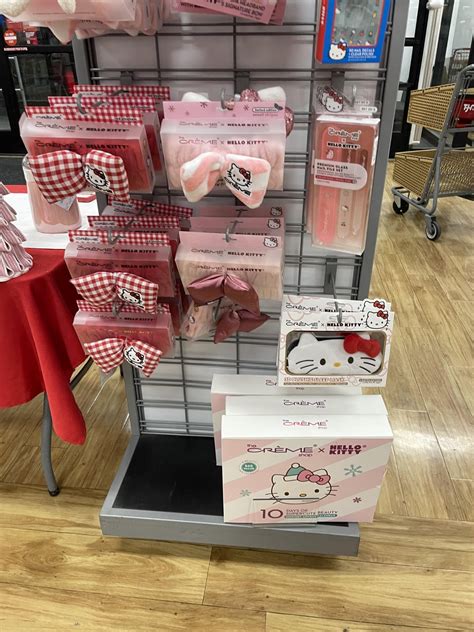 Holiday Hello Kitty Section @ Tjmaxx! : r/HelloKitty