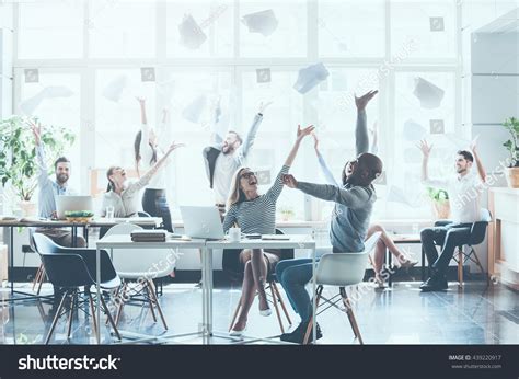 Business People Celebrating 的图像结果