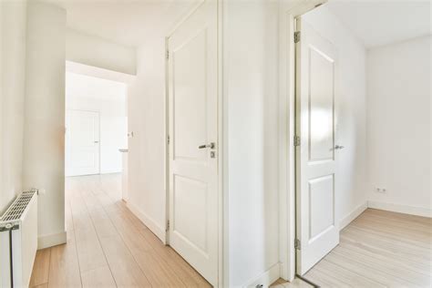 Luxury Hybrid Flooring vs. Traditional Laminate Flooring: What's the ...