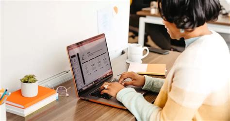 Computer-Based Training Classroom 的图像结果