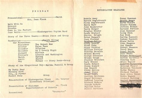 Kindergarten Graduation Program 的图像结果