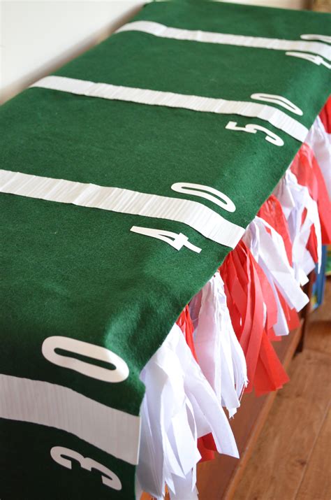 Homemade Table Runner Ideas Sports Theme 的图像结果