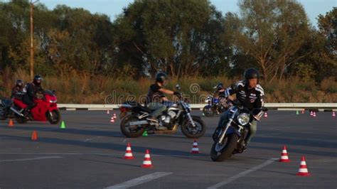 Motorcycle Driving Lessons 的图像结果