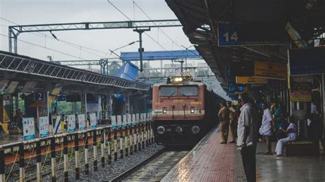 Mumbai Local Train Stations 的图像结果