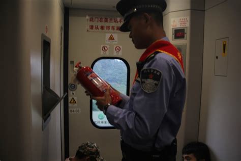 福州铁路公安处乘警支队加强高铁列车冬季消防安全工作-中新网福建