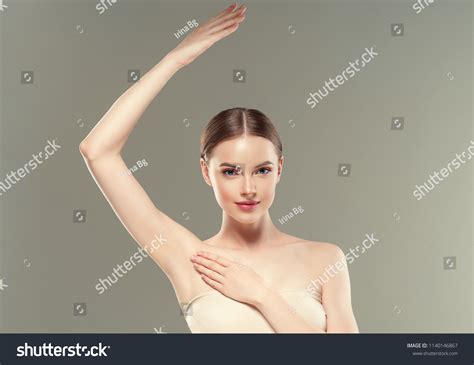 Armpit Display Body Language 的图像结果