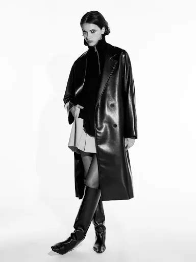 Is Aritzia Sustainable and Fast Fashion?