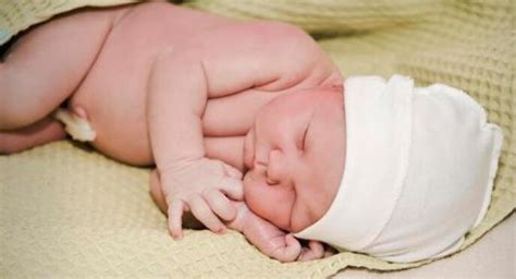 婴儿睡觉呼吸急促该怎么办 -家政知识网